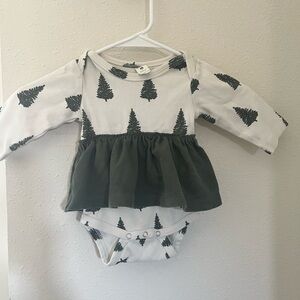 Kate Quinn Organic Cotton Baby Onesie with Tree Design